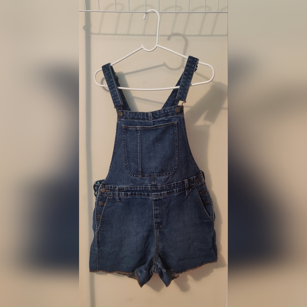 Old Navy Jean Short Overalls Size M/29in Waist